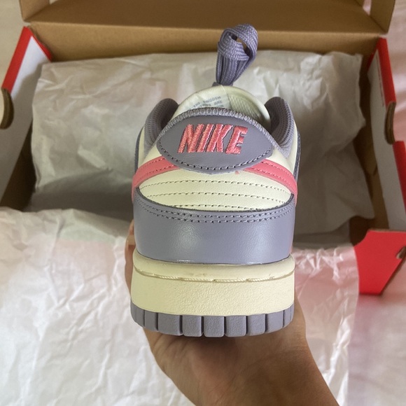 *SOLD* Nike Dunk Low - Picture 3 of 5